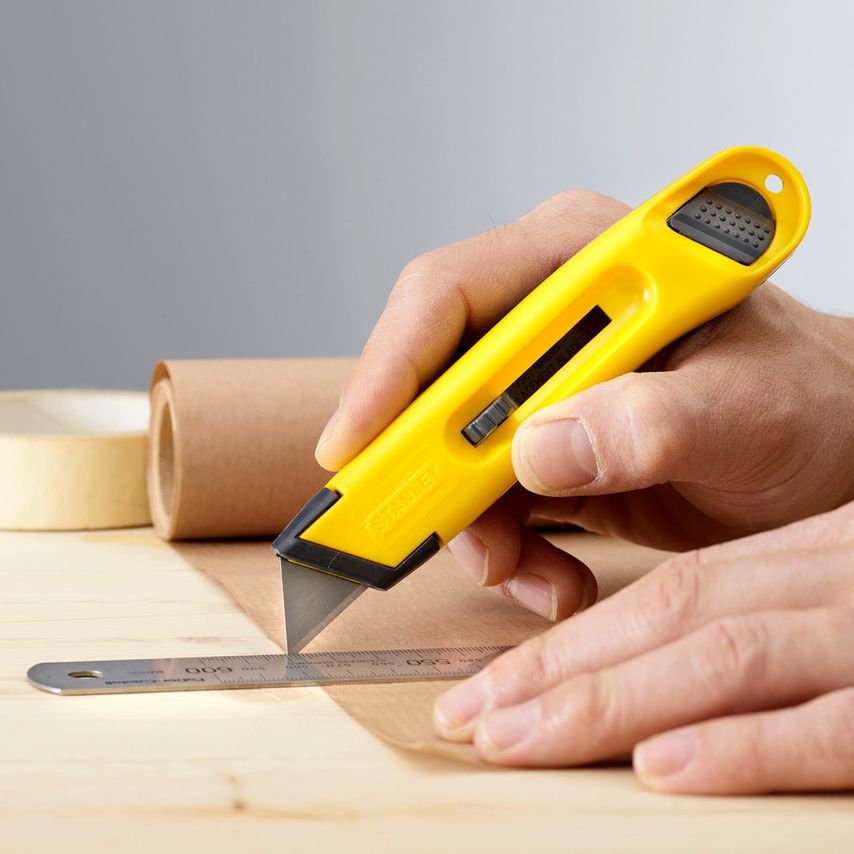 0-10-088 Lightweight Retractable Knife