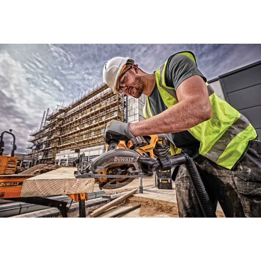 DCS577T2-GB 54V XR Flexvolt Cordless Brushless High Torque 190MM Circular Saw with 2X 6.0AH Batteries and Charger in Soft Kit Bag