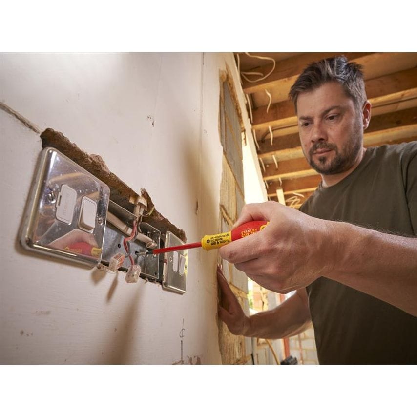 FatMax VDE Insulated Screwdriver Phillips Tip PH1 x 100mm STA065415