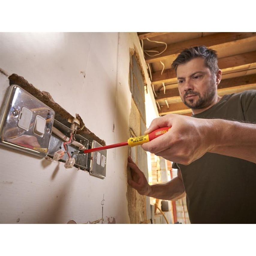 FatMax VDE Insulated Screwdriver Pozidriv Tip PZ2 x 125mm STA065419