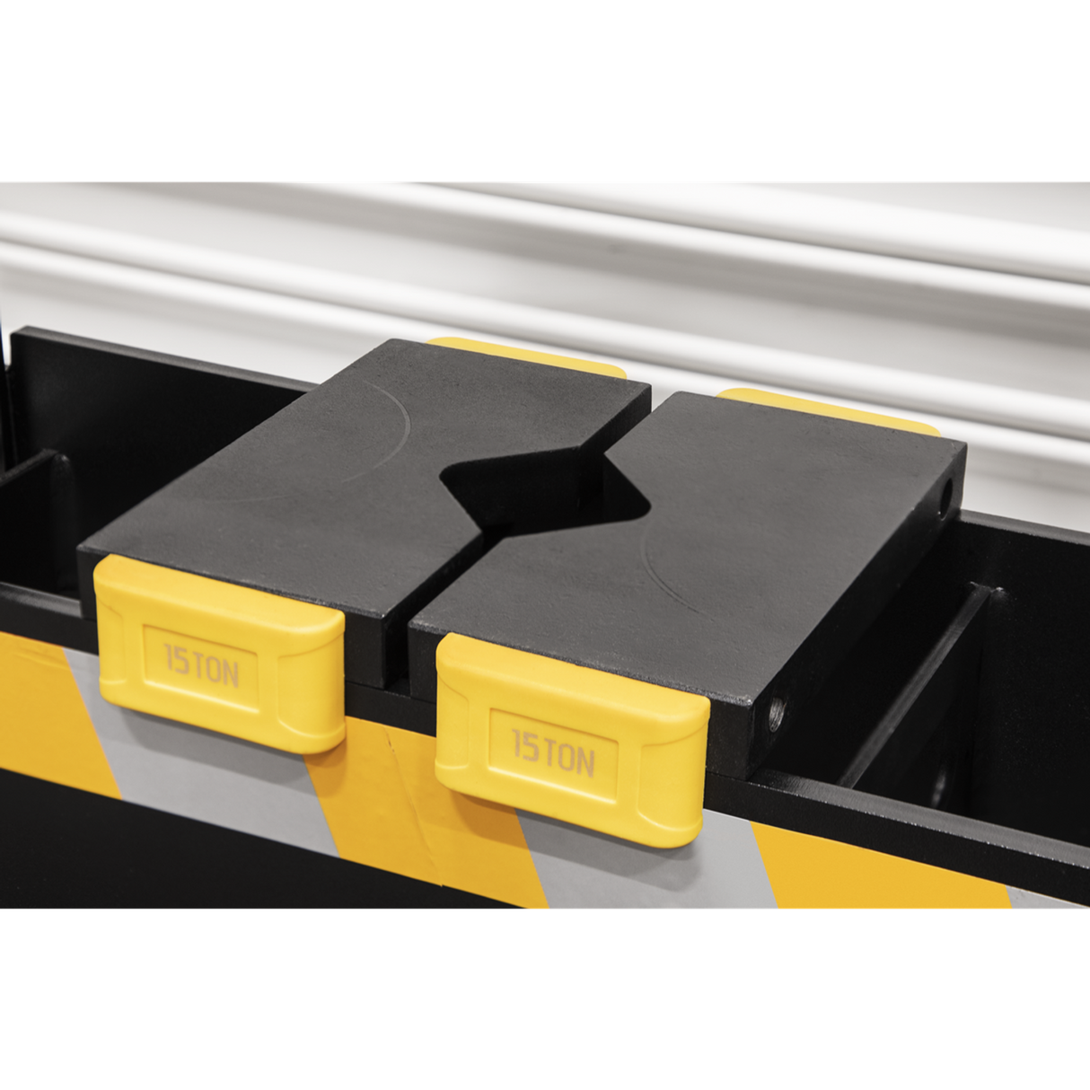 Hydraulic Press 15 Tonne Bench Type