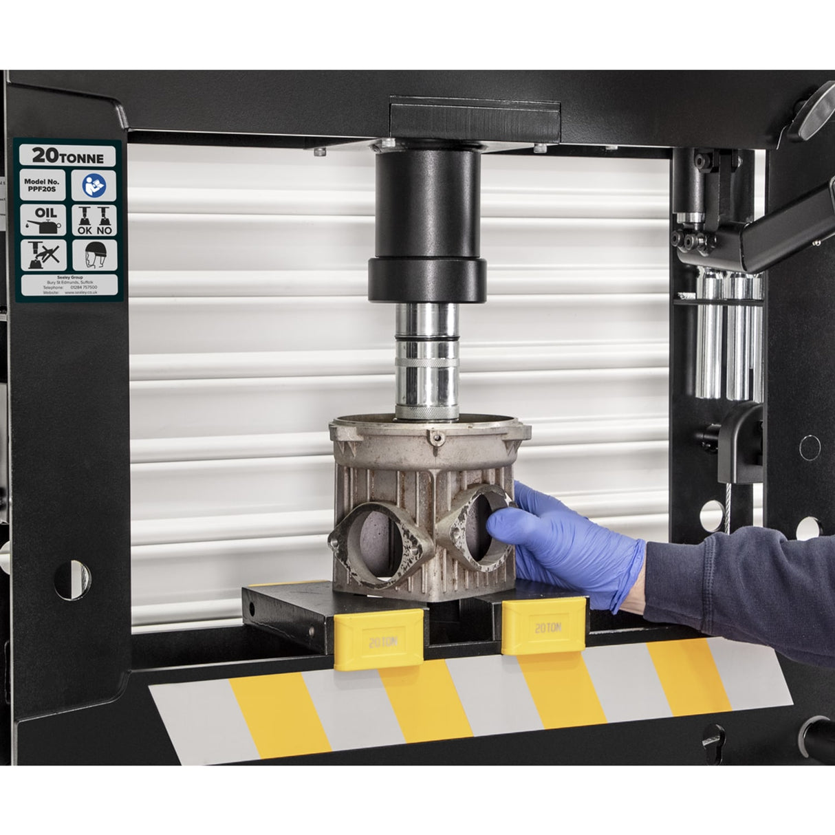 Hydraulic Press 20 Tonne Floor Type