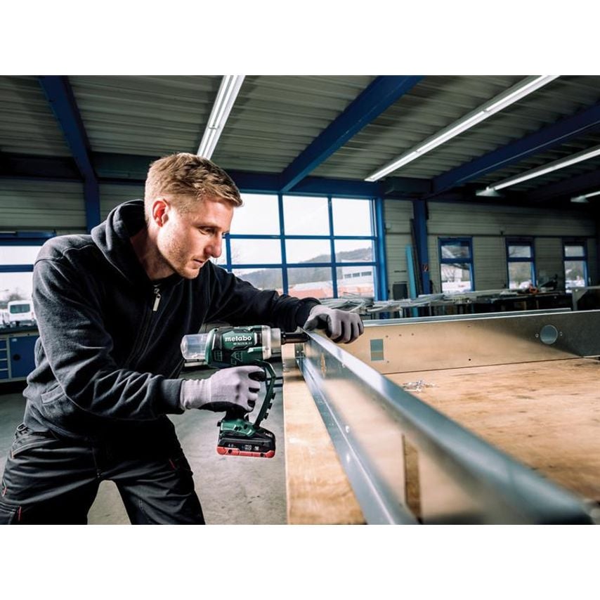 NP 18 LTX BL 5.0 Brushless Rivet Gun + metaBOX 18V Bare Unit MPTNP18LTX