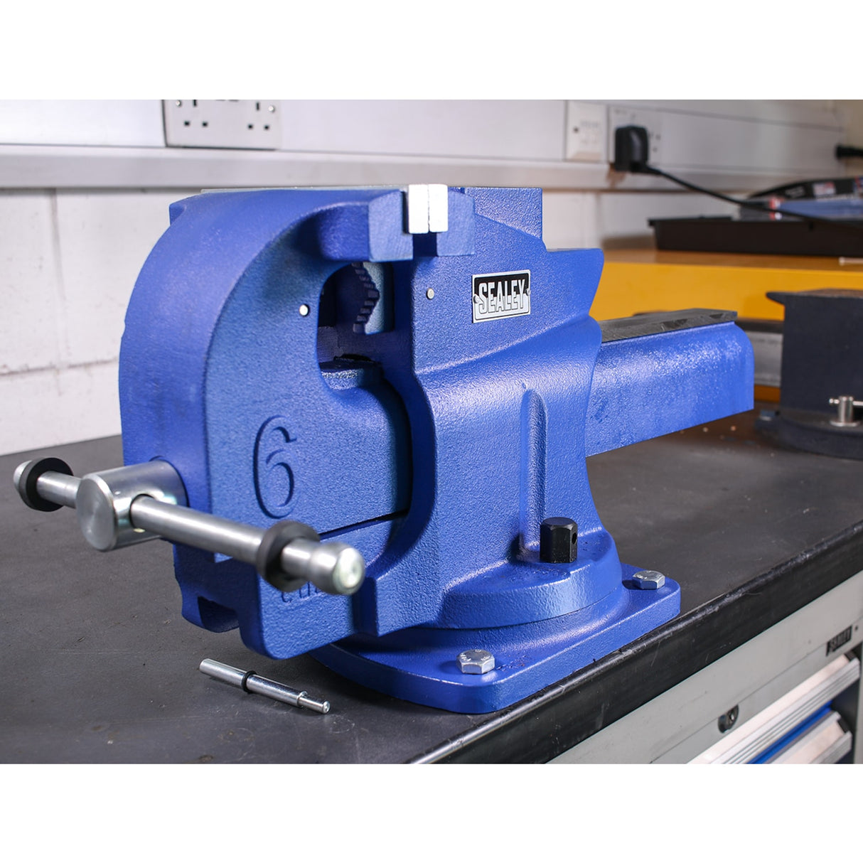 Vice 150mm Quick Action Swivel Base Cast Iron