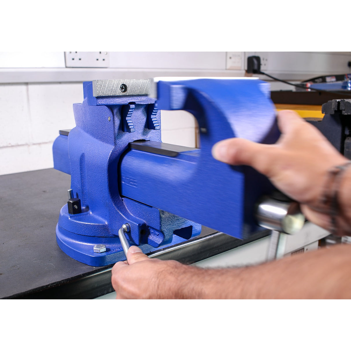 Vice 150mm Quick Action Swivel Base Cast Iron