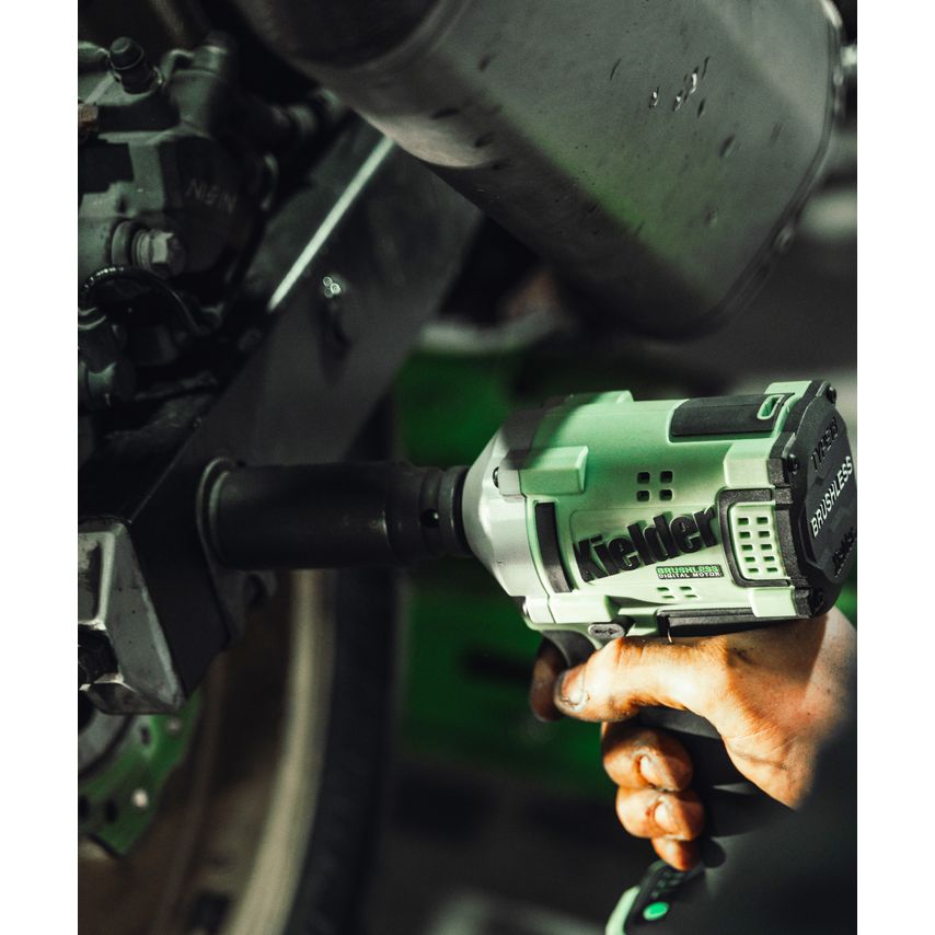 1/2" 18V Li-ion TYPE18 Ultra Compact Impact Wrench 1 X 4.0Ah Kit