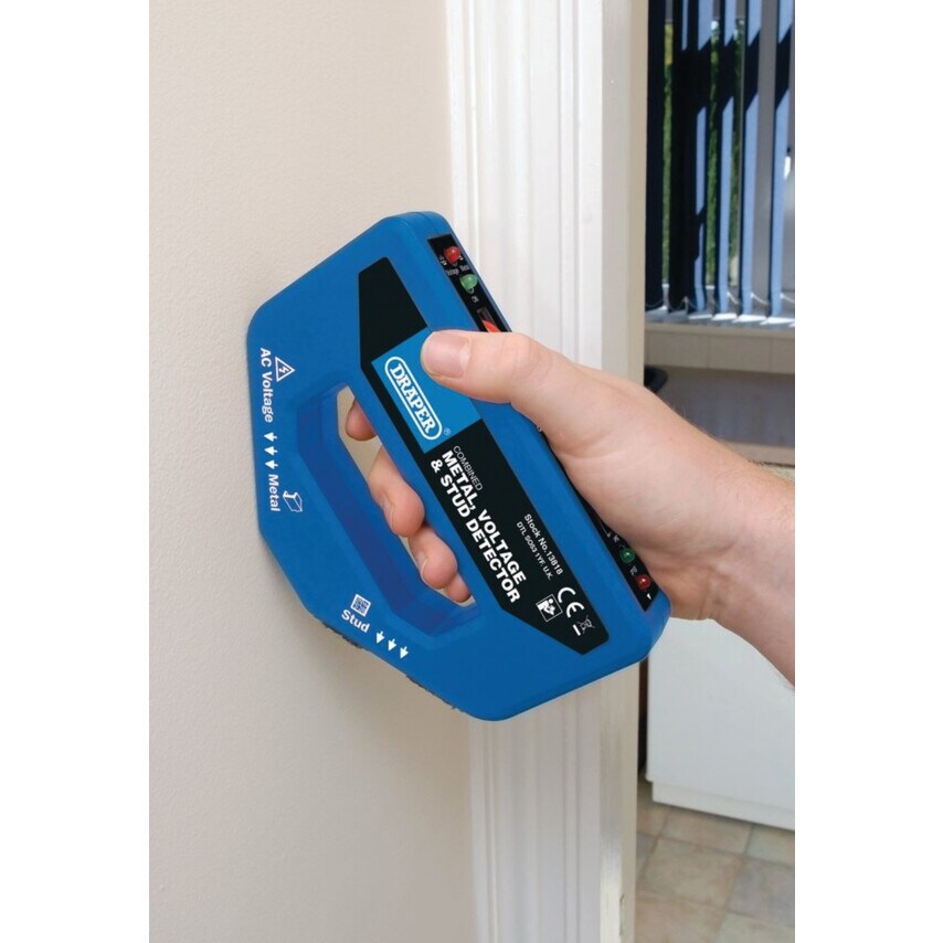 13818 METAL-VOLTAGE-STUD DETECTOR