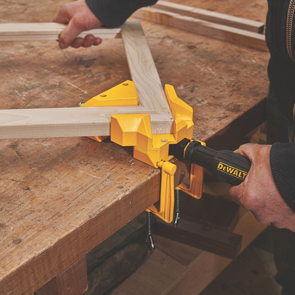 DeWalt  Angle Clamp Kit 2" (51mm)