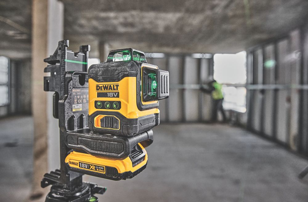 DeWalt DCLE34031D1-GB 18V 1 x 2Ah Li-Ion XR Green Self-Levelling Multi-Line Laser Level