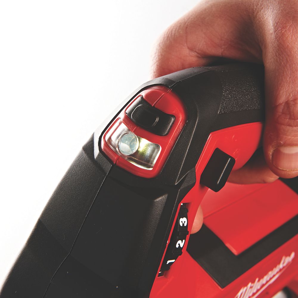 Milwaukee M18 GG-0 18V Li-Ion RedLithium  Cordless Grease Gun - Bare