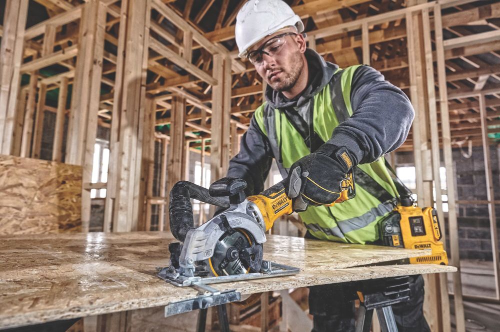 DeWalt DCS571N-XJ 115mm 18V Li-Ion XR Brushless Cordless Compact Circular Saw - Bare