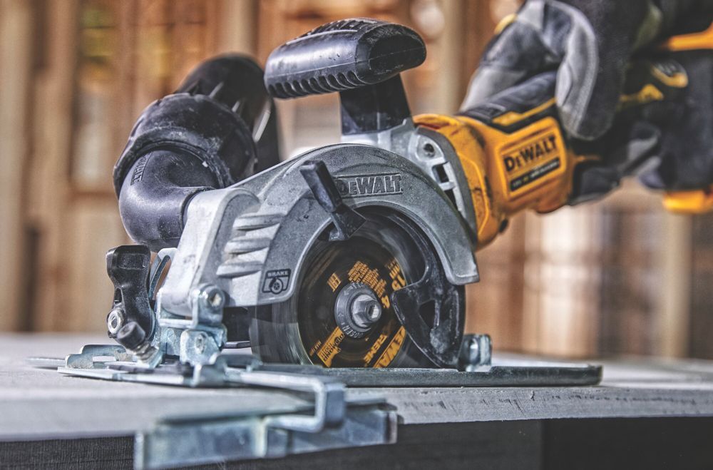 DeWalt DCS571N-XJ 115mm 18V Li-Ion XR Brushless Cordless Compact Circular Saw - Bare