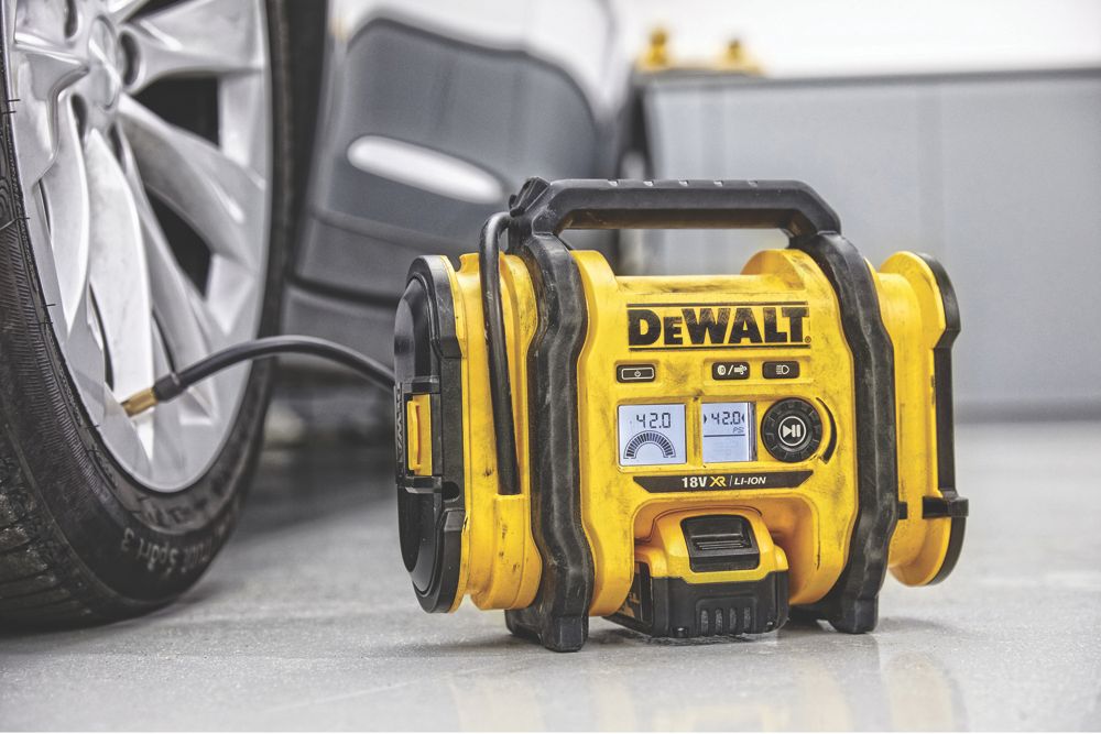 DeWalt DCC018N-XJ 18V Li-Ion XR  Cordless Inflator - Bare