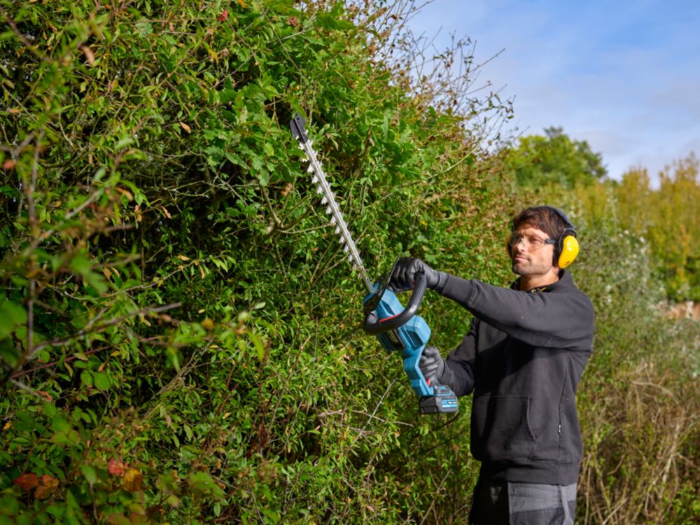 Erbauer  EHT18-Li 55cm 18V 1 x 5.0Ah Li-Ion EXT Brushless Cordless Hedge Trimmer