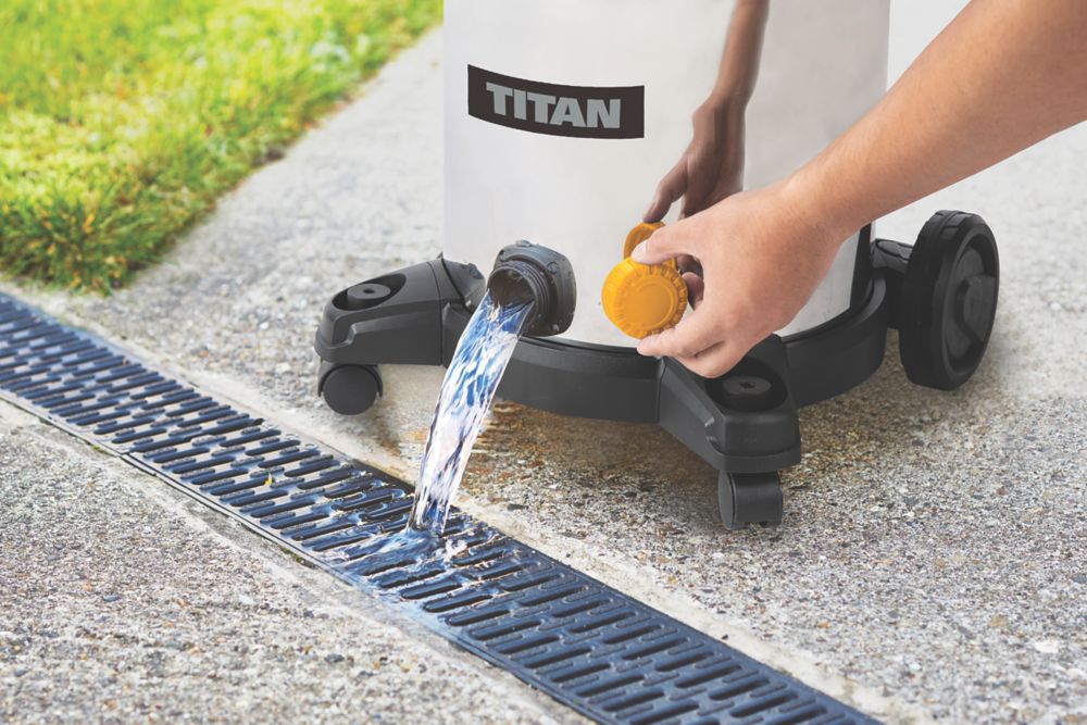 Titan TTB776VAC 1400W 30Ltr  Wet & Dry Vacuum 220-240V