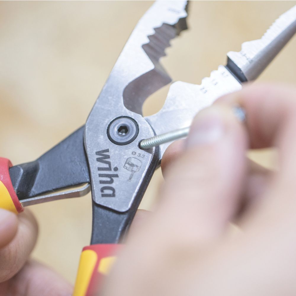 Wiha  VDE Combination Pliers 9" (225mm)