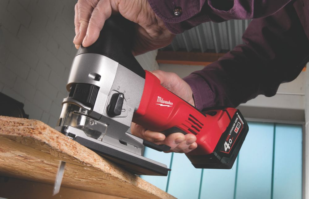 Milwaukee HD18JSB-402C 18V 2 x 4.0Ah Li-Ion RedLithium  Cordless Body-Grip Jigsaw