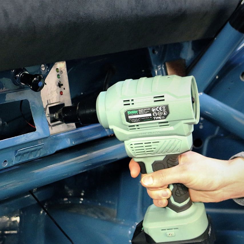 KWT-009 18V Li-ion Brushless Riveter, 1 x 2.0AH Kit