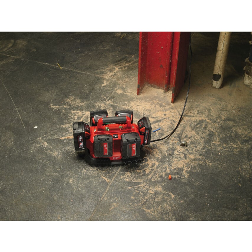 M18 110V Multibay Charger
